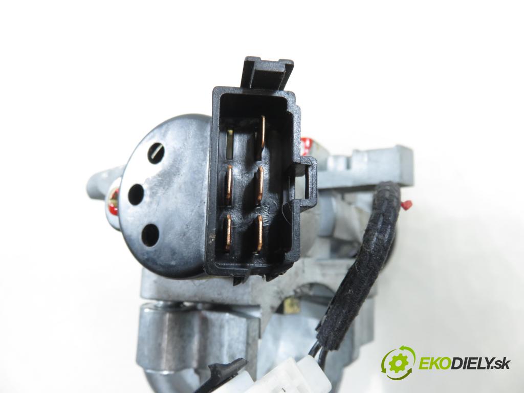 MITSUBISHI SPACE STAR nadwozie wielkoprzestrzenne (MPV) (DG_A) HB 2003 60,00 1.3 16V (DG1A) - 4G13 (16V) 1299,00 spinačka 3627890 (Spínacia skrinka)