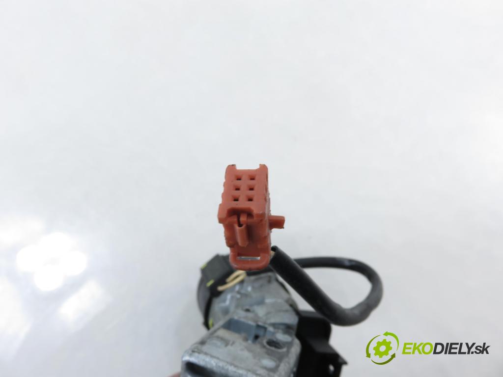 PEUGEOT 407 (6D_) SEDAN 2005 100,00 2.0 HDi 135 - RHR 1997,00 spinačka N0502455 ; 9648445180 ; N0502073 (Spínacia skrinka)