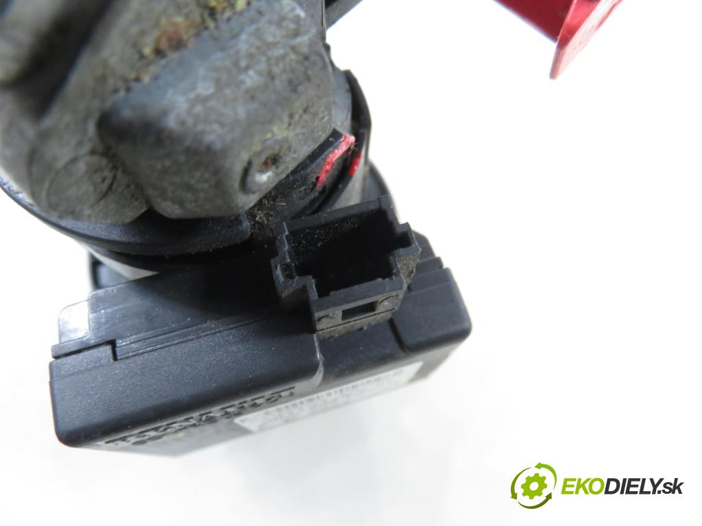 OPEL MOVANO B Platforma / podwozie (X62) FURGON 2014 81,00 2.3 CDTI FWD - M9T 870 2299,00 spinačka 8200405701 ; N0502060 (Spínacia skrinka)