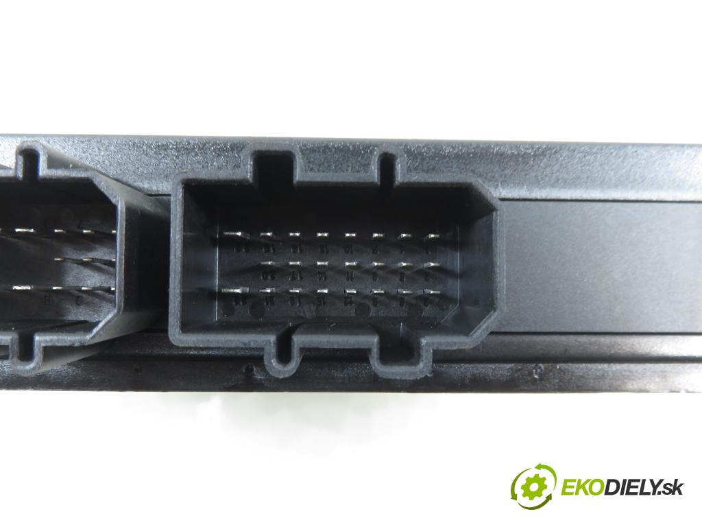 VW PASSAT B5.5 Variant (3B6) KOMBI 2001 74,00 1.9 TDI PD 101 - AVB 1896,00 MODUL komfortu 1C0959799B