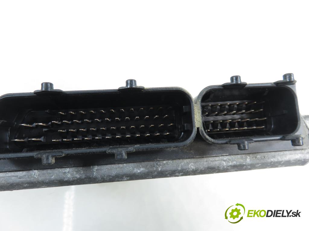 VW GOLF IV (1J1) HB 1999 66,00 1.9 TDI 90 - ALH 1896,00 Riadiaca jednotka Motor 038906018AE ; 0281001851