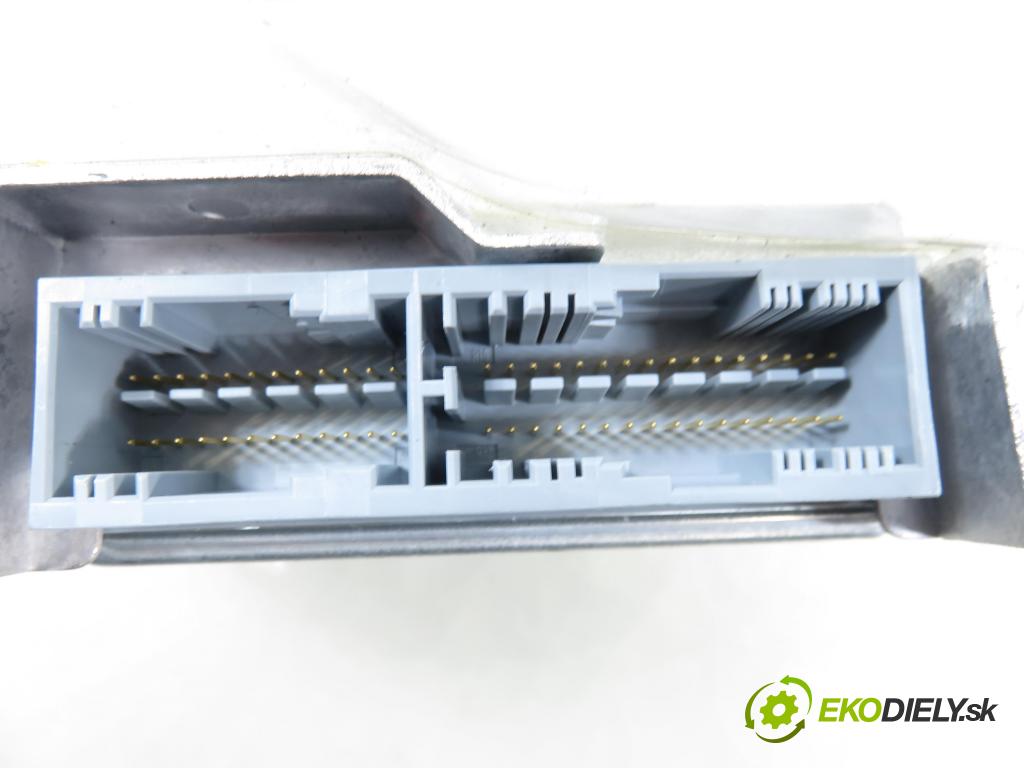 HYUNDAI i30 (FD) HB 2011 85,00 1.6 CRDi - D4FB 1582,00 MODUL air BAG 959102R000 ; 2R95910000
