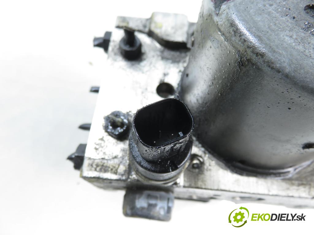 VW PASSAT B5.5 Variant (3B6) KOMBI 2001 96,00 1.9 TDI PD 130 - AVF 1896,00 Pumpa ABS 0265950055 ; 0265225124 ; 4B0614517G (Pumpa ABS)