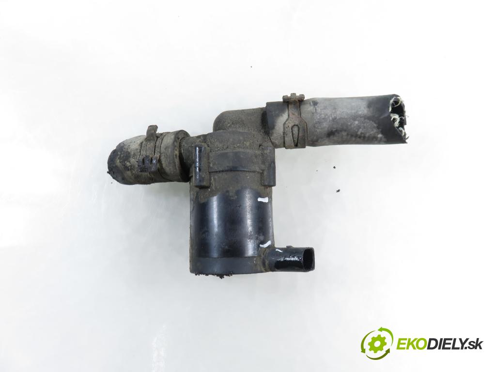 VW PASSAT B5.5 Variant (3B6) KOMBI 2001 74,00 1.9 TDI PD 101 - AVB 1896,00 Pumpa vody elektrická 078121601