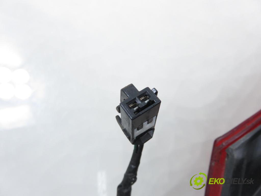 KIA CEE'D SW (ED) KOMBI 2008 66,00 1.6 CRDi 90 - D4FB-L 1582,00 Svetlo pravé zadné 167610