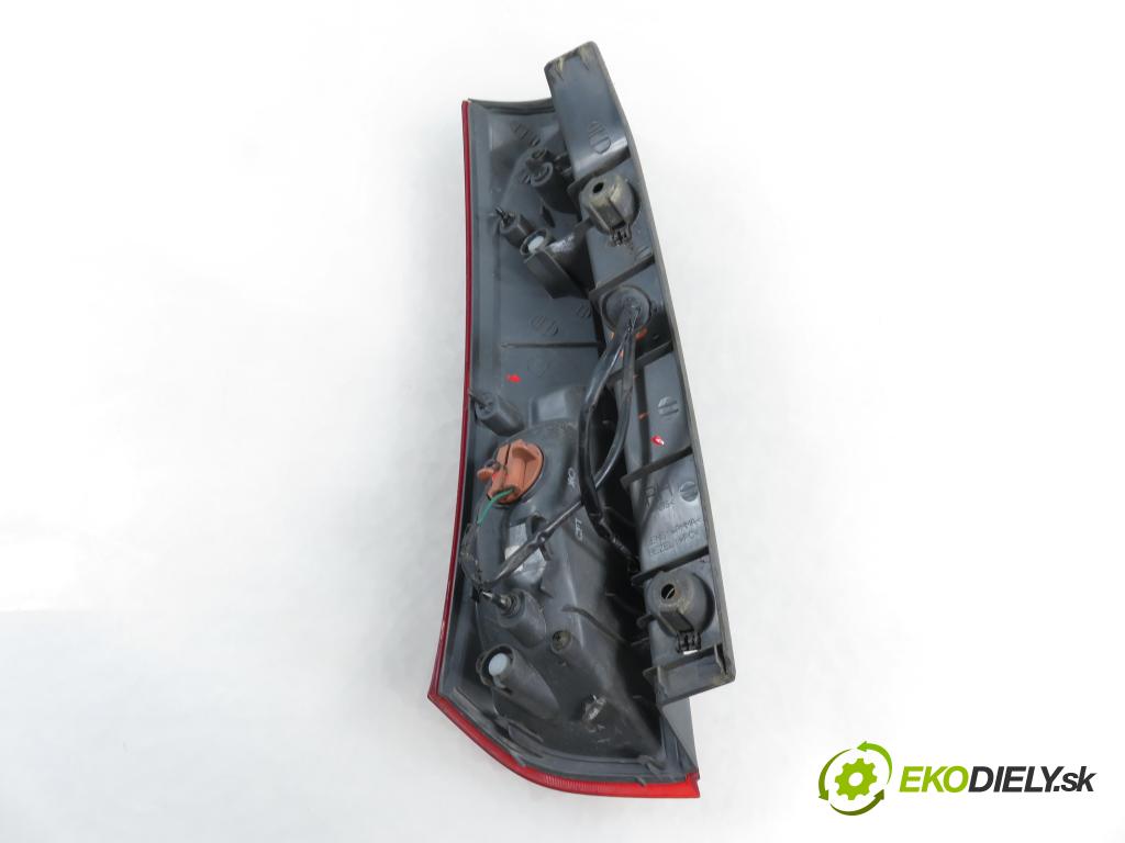 KIA CEE'D SW (ED) KOMBI 2008 66,00 1.6 CRDi 90 - D4FB-L 1582,00 Svetlo pravé zadné 167610