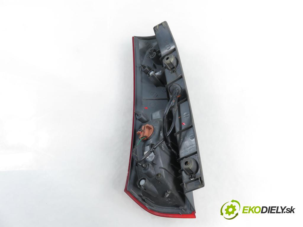 KIA CEE'D SW (ED) KOMBI 2008 66,00 1.6 CRDi 90 - D4FB-L 1582,00 Svetlo pravé zadné 167610