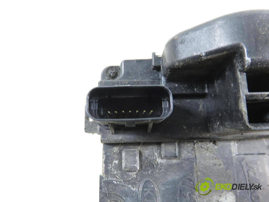 KIA CEE'D SW (ED) KOMBI 2008 66,00 1.6 CRDi 90 - D4FB-L 1582,00 zámok