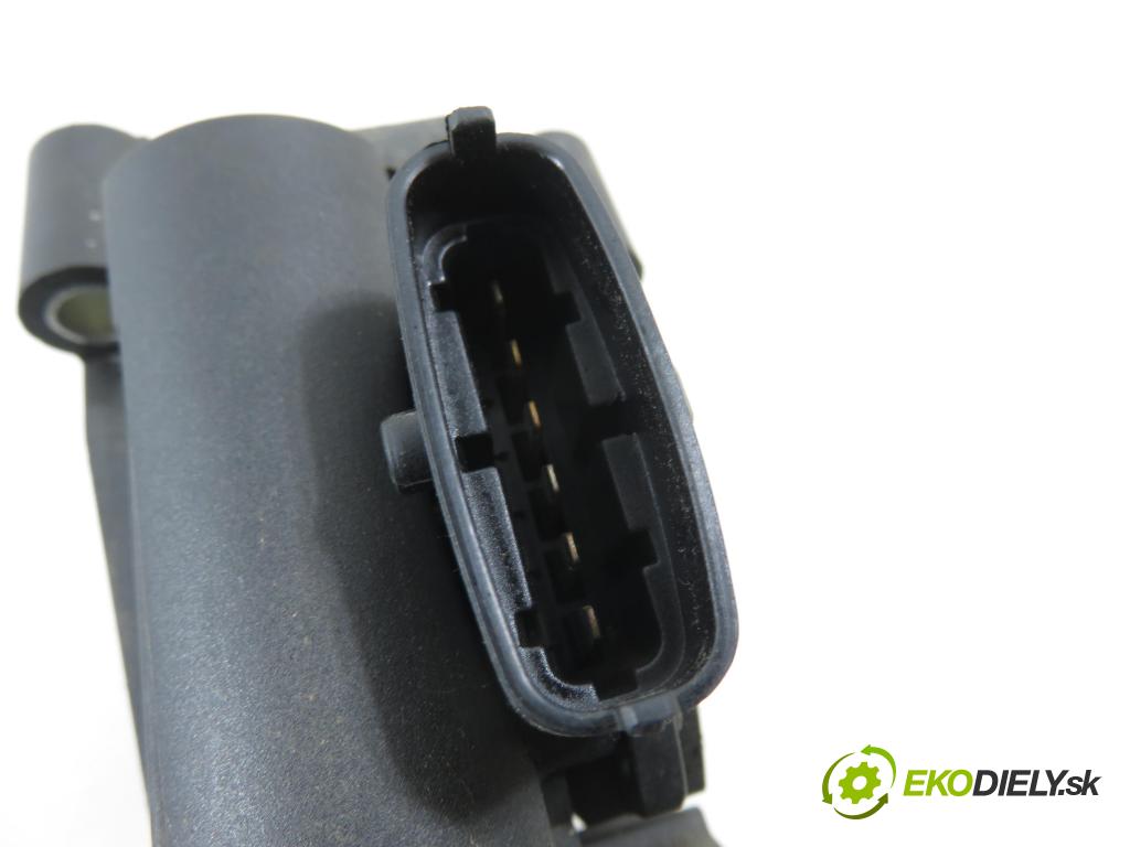 FIAT MULTIPLA (186_) MINIVAN 2003 85,00 1.9 JTD 115 - 186 A8.000 1910,00 Potenciometer plynu 46825442 ; 0281002506 (Potenciometer plynového pedálu)