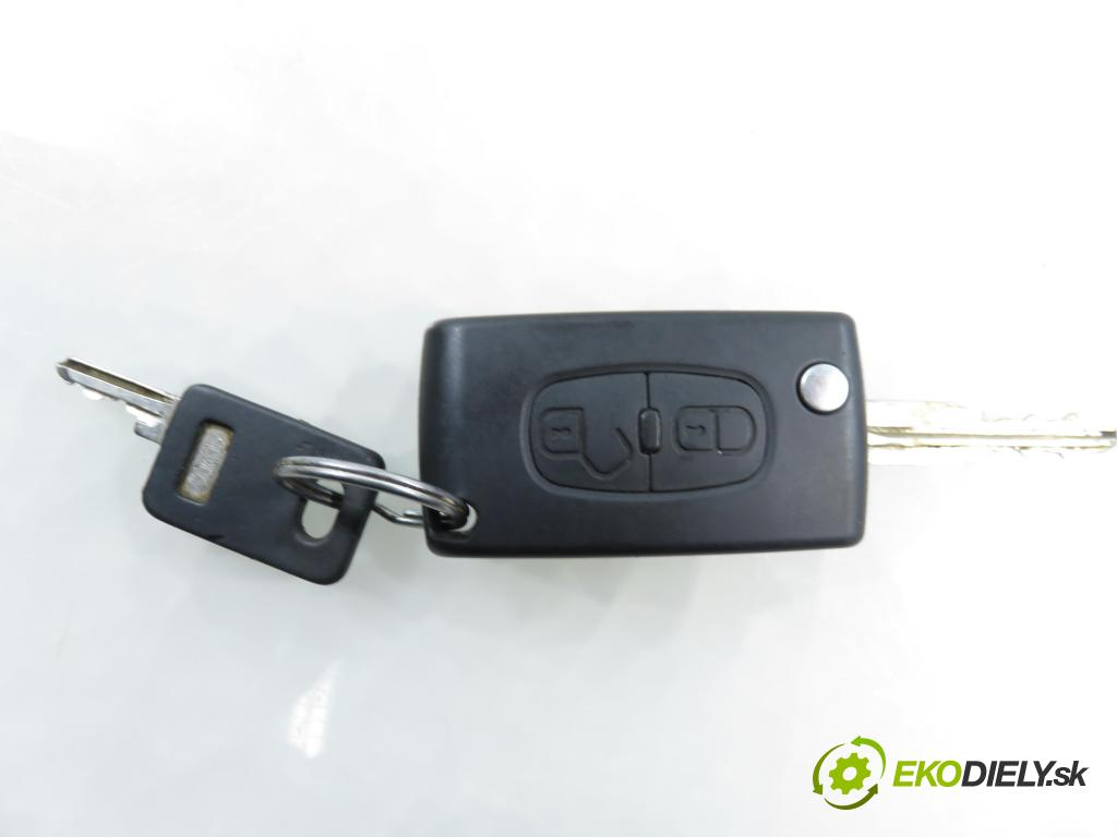 CITROEN C-CROSSER (EP_) SUV 2008 115,00 2.2 HDi 160 - 4HN (DW12MTED4) 2179,00 spinačka / zámky SLM10 ; 8670A012
