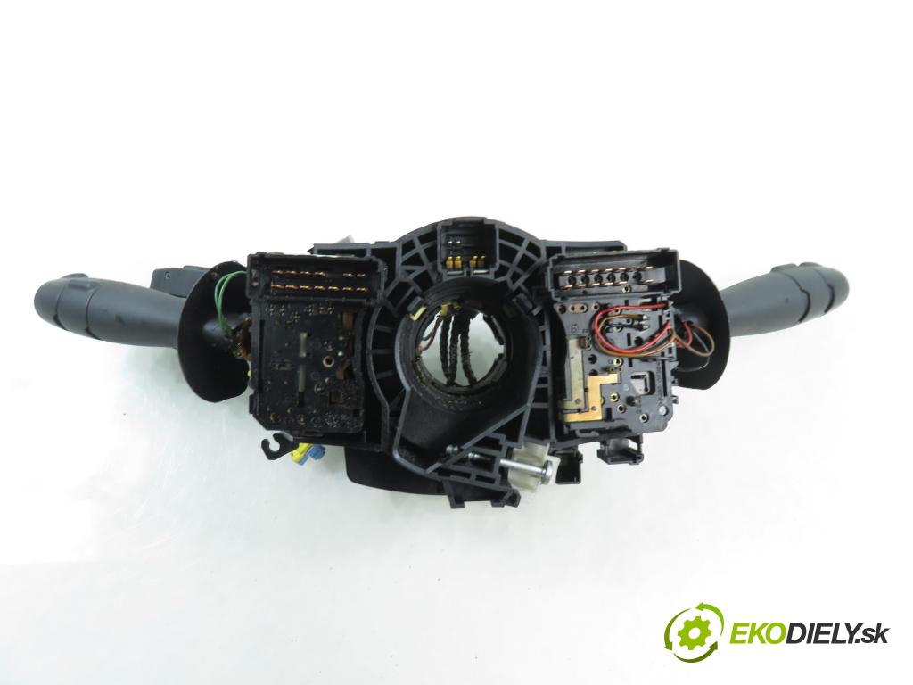 RENAULT LAGUNA II (BG0/1_) LIFTBACK 2004 88,00 1.9 dCi (BG08, BG0G) - F9Q 674 1870,00 páčka/prepínač 8200012244 ; 8200260781A ; 34448501AX