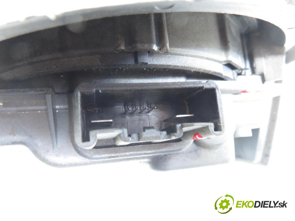 PEUGEOT 407 (6D_) SEDAN 2005 100,00 2.0 HDi 135 - RHR 1997,00 Ventilátor vetráku 4PUH18456AF