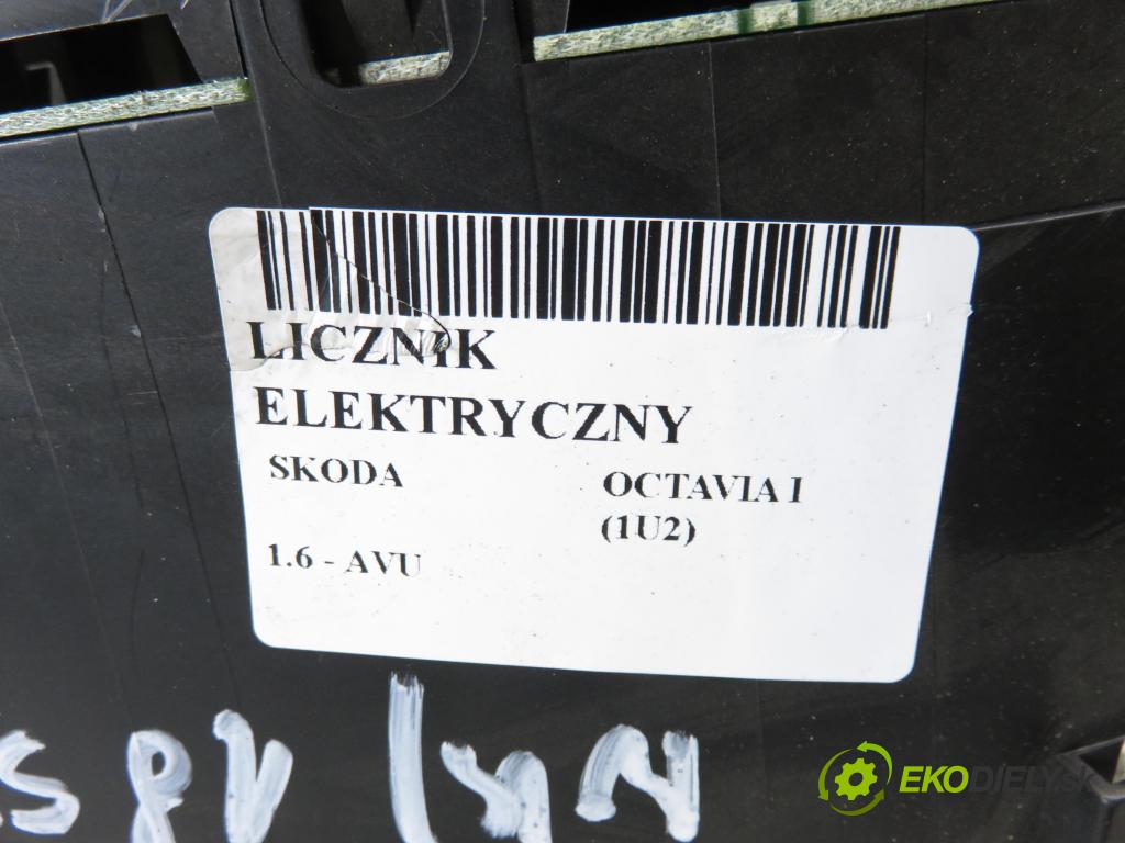 SKODA OCTAVIA I (1U2) LIFTBACK 2001 75,00 1.6 - AVU 1595,00 prístrojovka elektrický 1U0920810B