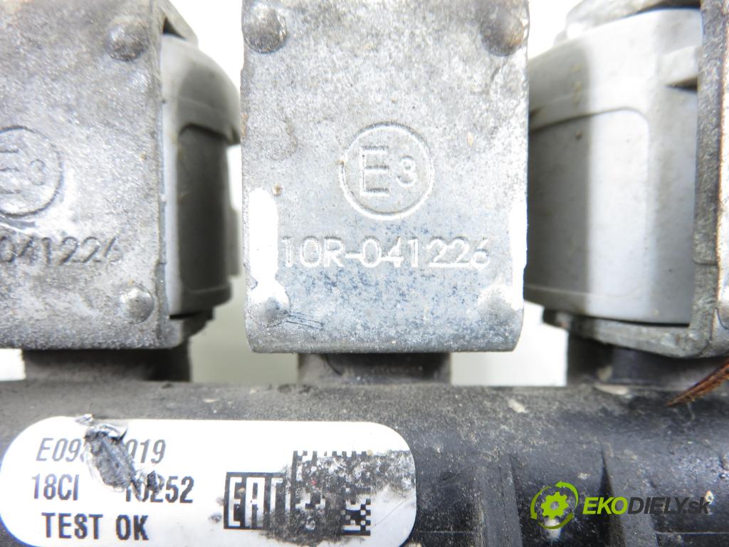 SKODA OCTAVIA I (1U2) LIFTBACK 2001 75,00 1.6 - AVU 1595,00 Lišta vstrekovacia LPG 10R041226