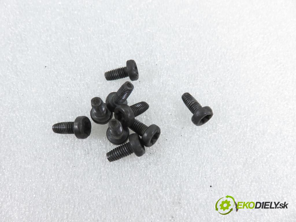RENAULT SCENIC II (JM0/1_) MINIVAN 2004 99,00 2.0 135 - F4R 770 1998,00 Koleso dvojvrstvové 124036910 ; 324036310 ; 8200359036