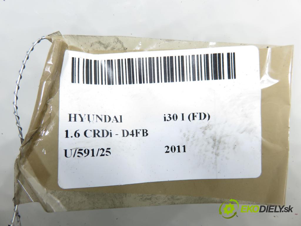 HYUNDAI i30 (FD) HB 2011 85,00 1.6 CRDi - D4FB 1582,00 chladič klimatizácie  (Chladič klimatizácie)