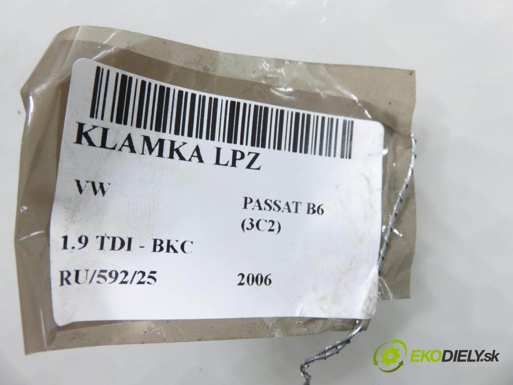 VW PASSAT B6 (3C2) SEDAN 2006 77,00 1.9 TDI PD 105 - BKC 1896,00 Kľučka LPZ 3C0837885D
