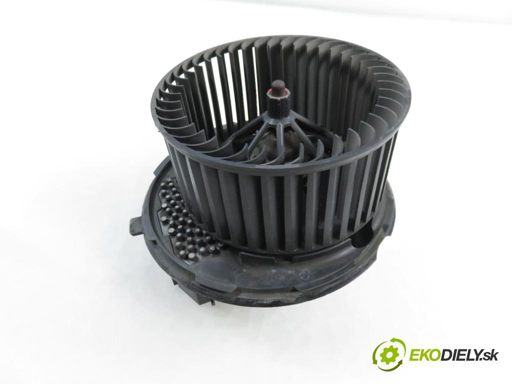 VW PASSAT B6 (3C2) SEDAN 2006 77,00 1.9 TDI PD 105 - BKC 1896,00 Ventilátor vetráku 3C1820015E ; 3C0907521 ; F011500002