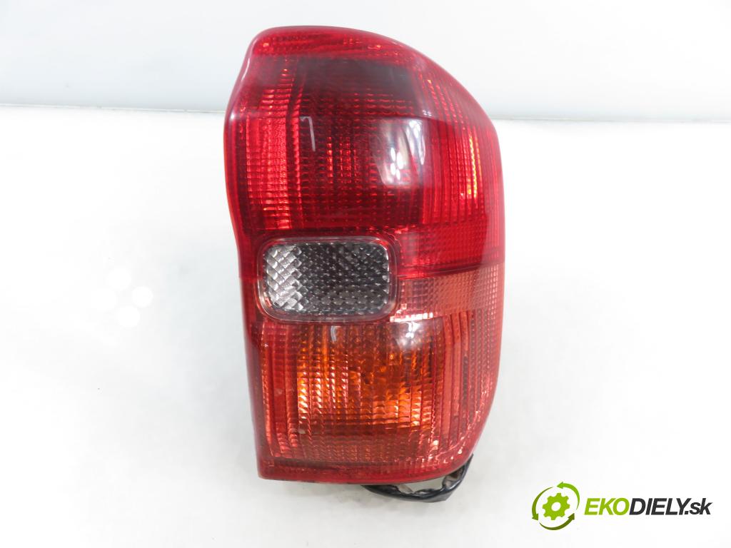 TOYOTA RAV 4 II (_A2_) SUV 2003 85,00 2.0 D-4D 4WD 116 - 1CD-FTV 1995,00 Svetlo pravé zadné 