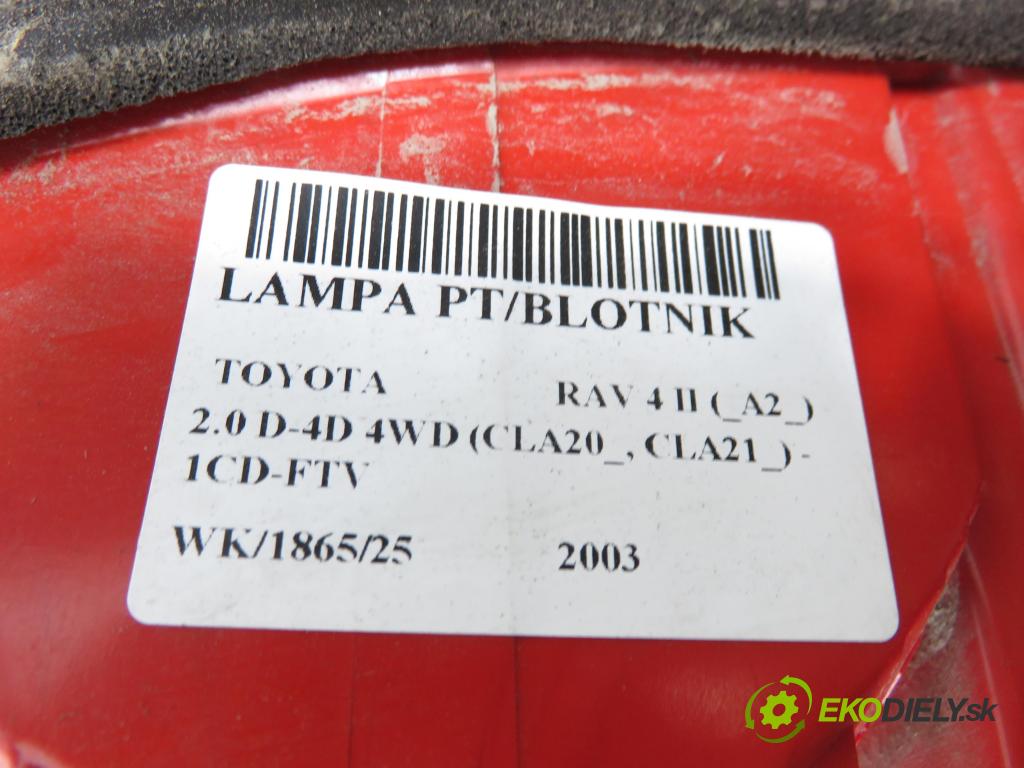 TOYOTA RAV 4 II (_A2_) SUV 2003 85,00 2.0 D-4D 4WD 116 - 1CD-FTV 1995,00 Svetlo pravé zadné
