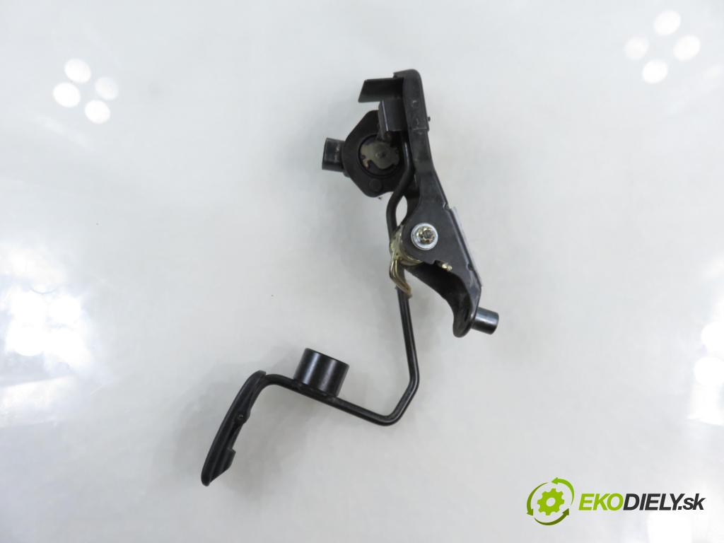 TOYOTA RAV 4 II (_A2_) SUV 2003 85,00 2.0 D-4D 4WD 116 - 1CD-FTV 1995,00 Potenciometer plynu 8928133010 ; 7801042020 (Potenciometer plynového pedálu)