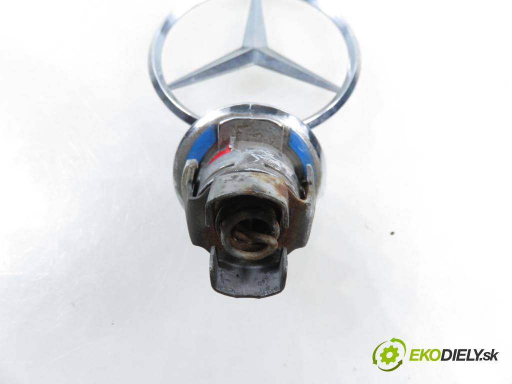 MERCEDES-BENZ KLASA S (W220) SEDAN 2003 191,00 S 400 CDI V8 260 - OM 628.960 3996,00 Znak / Logo