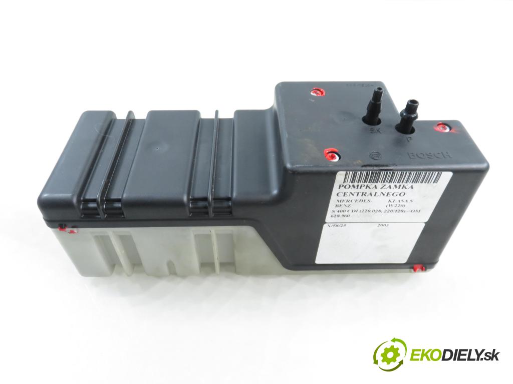 MERCEDES-BENZ KLASA S (W220) SEDAN 2003 191,00 S 400 CDI V8 260 - OM 628.960 3996,00 pumpa zámku centrálneho 2208000948 ; 0132006372