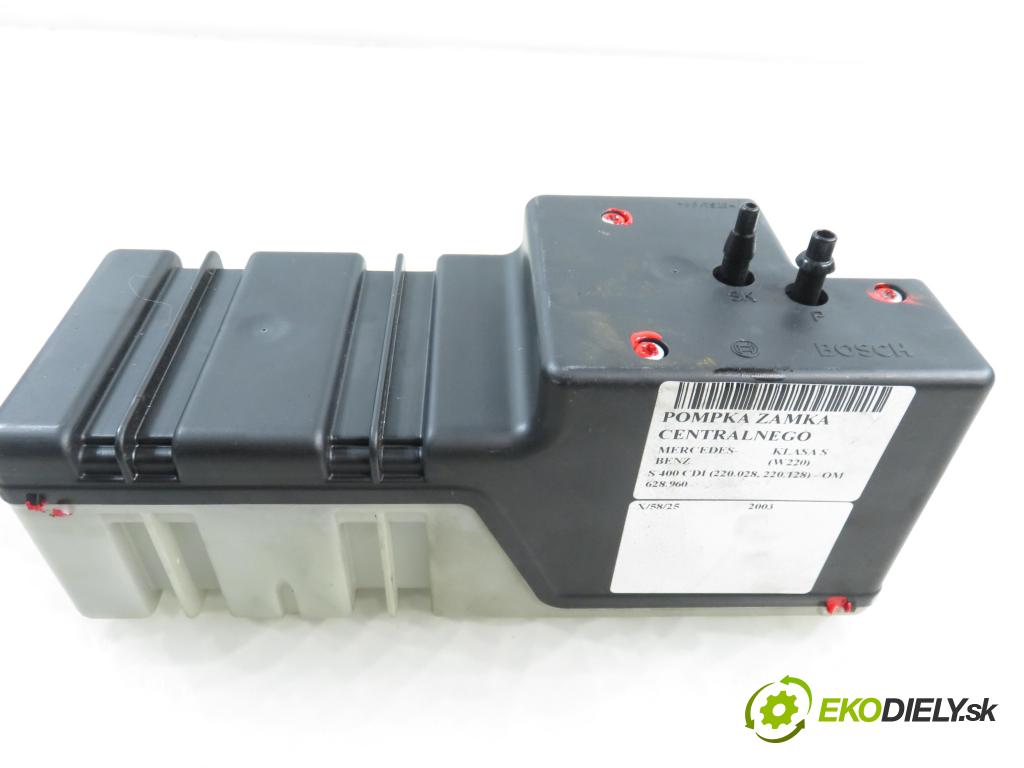 MERCEDES-BENZ KLASA S (W220) SEDAN 2003 191,00 S 400 CDI V8 260 - OM 628.960 3996,00 pumpa zámku centrálneho 2208000948 ; 0132006372