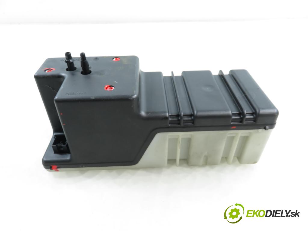 MERCEDES-BENZ KLASA S (W220) SEDAN 2003 191,00 S 400 CDI V8 260 - OM 628.960 3996,00 pumpa zámku centrálneho 2208000948 ; 0132006372