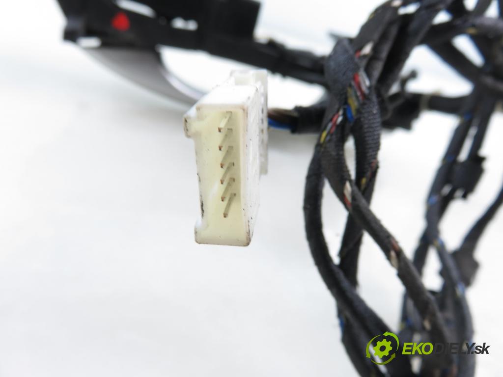 MERCEDES-BENZ KLASA S (W220) SEDAN 2003 191,00 S 400 CDI V8 260 - OM 628.960 3996,00 Kľučka