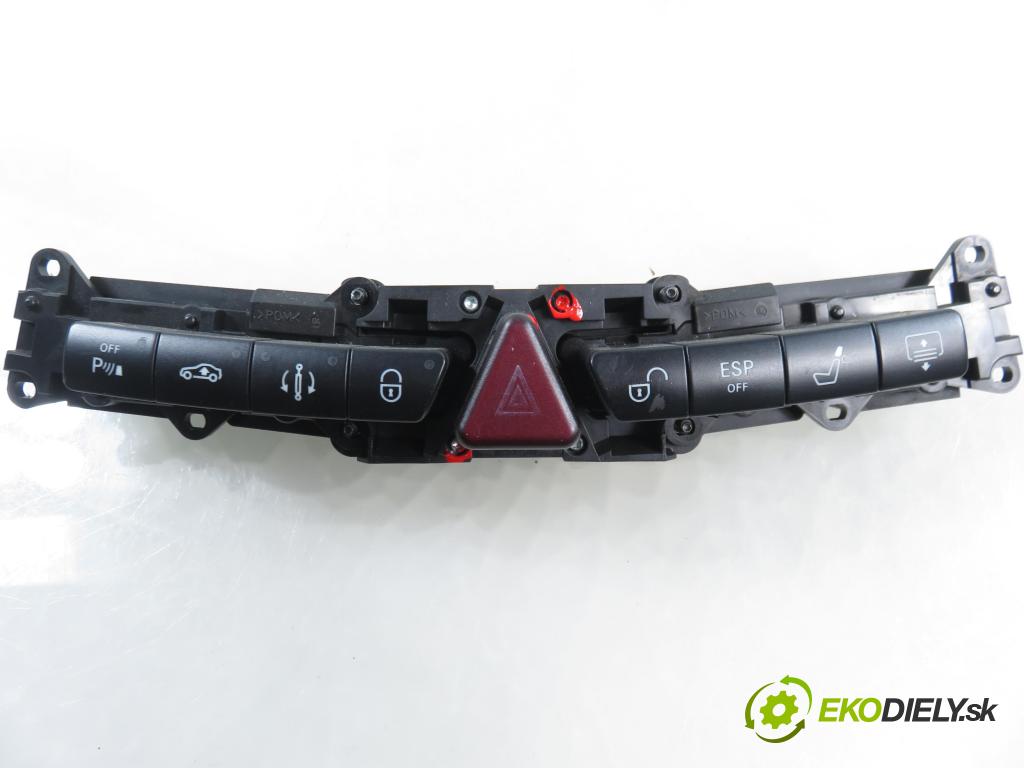 MERCEDES-BENZ KLASA S (W220) SEDAN 2003 191,00 S 400 CDI V8 260 - OM 628.960 3996,00 prepínač výstražných (núdzových) 2208217658