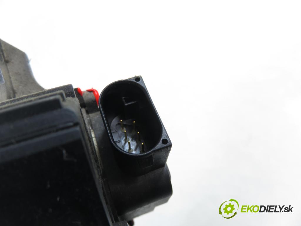 MERCEDES-BENZ KLASA S (W220) SEDAN 2003 191,00 S 400 CDI V8 260 - OM 628.960 3996,00 Potenciometer plynu 2203000104 (Potenciometer plynového pedálu)