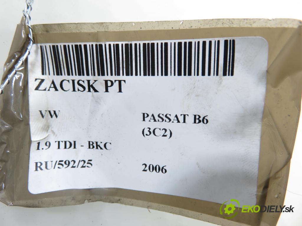 VW PASSAT B6 (3C2) SEDAN 2006 77,00 1.9 TDI PD 105 - BKC 1896,00 Brzdič strmeň pravé zadné 