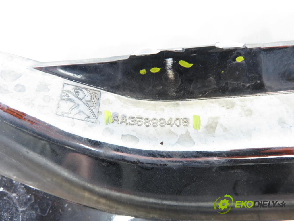 PEUGEOT 308 II HB 2014 68,00 1.6 HDi - 9HP (DV6DTED) 1560,00 Mriežka / maska AA35899408