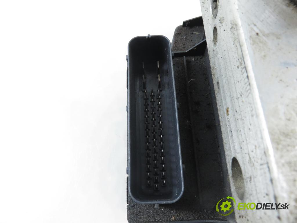 VW BORA (1J2) SEDAN 2000 85,00 2 - AQY 1984,00 Pumpa ABS 1C0907379 ; 6X0614517 (Pumpa ABS)