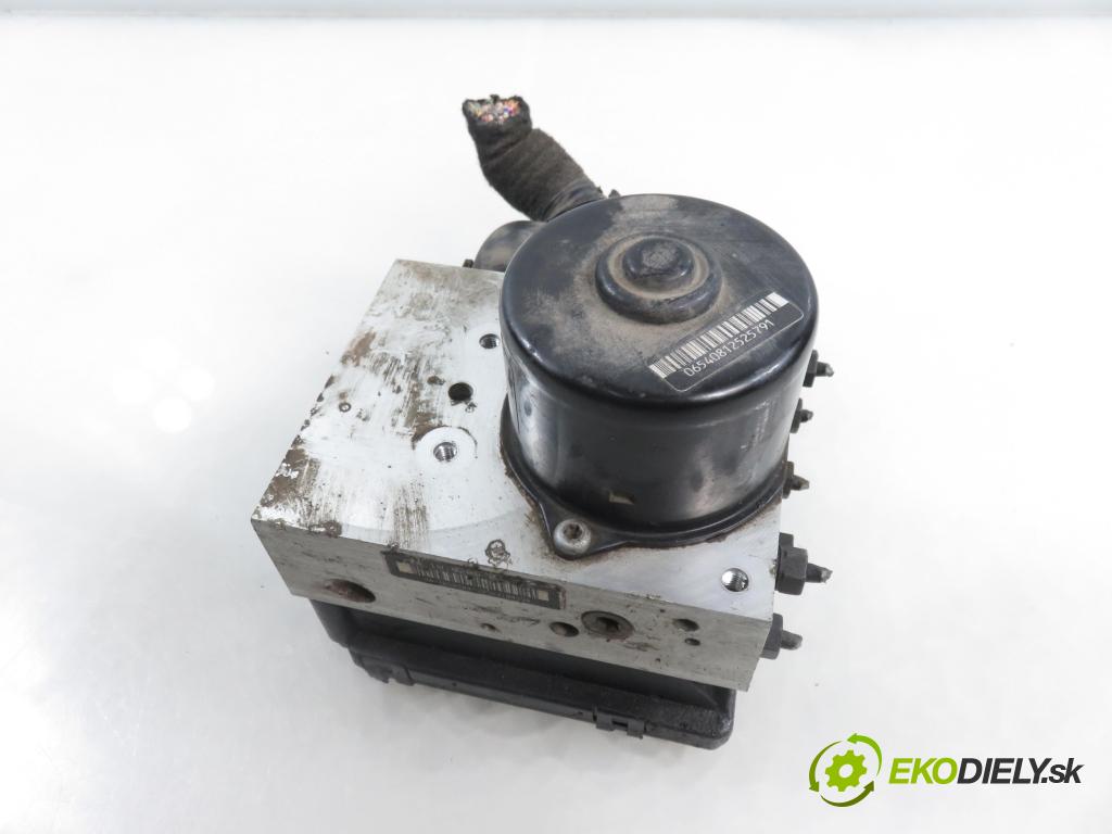 VW BORA (1J2) SEDAN 2000 85,00 2 - AQY 1984,00 Pumpa ABS 1C0907379 ; 6X0614517 (Pumpa ABS)