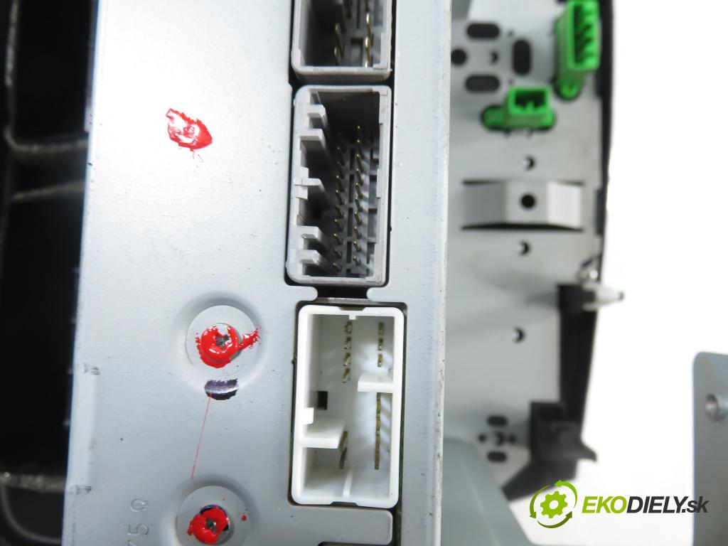 HONDA CIVIC VIII (FN, FK) HB 2008 61,00 1.4 (FK1) - L13A7 1339,00 RADIO 39100SMGG016M1