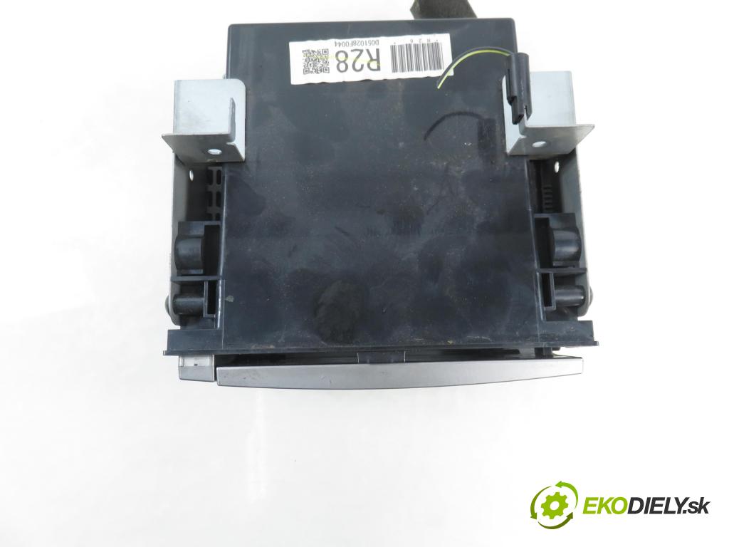 SUBARU FORESTER (SG_) KOMBI 2006 92,00 2.0 AWD 125 - EJ201 1994,00 RADIO CD A2C53064768