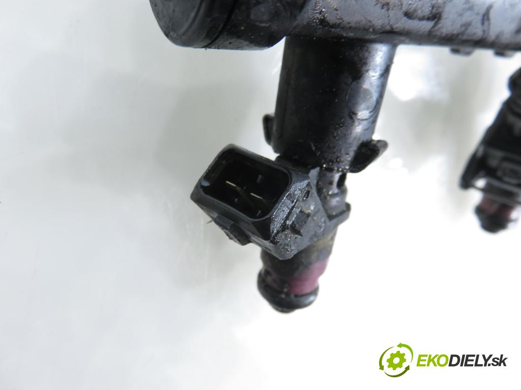 RENAULT SCENIC II (JM0/1_) MINIVAN 2004 83,00 1.6 (JM0C, JM0J, JM1B) - K4M 782 1598,00 Lišta vstrekovacia H132259 ; ITGM60 ; 8200135504 (Vstrekovacia lišta)