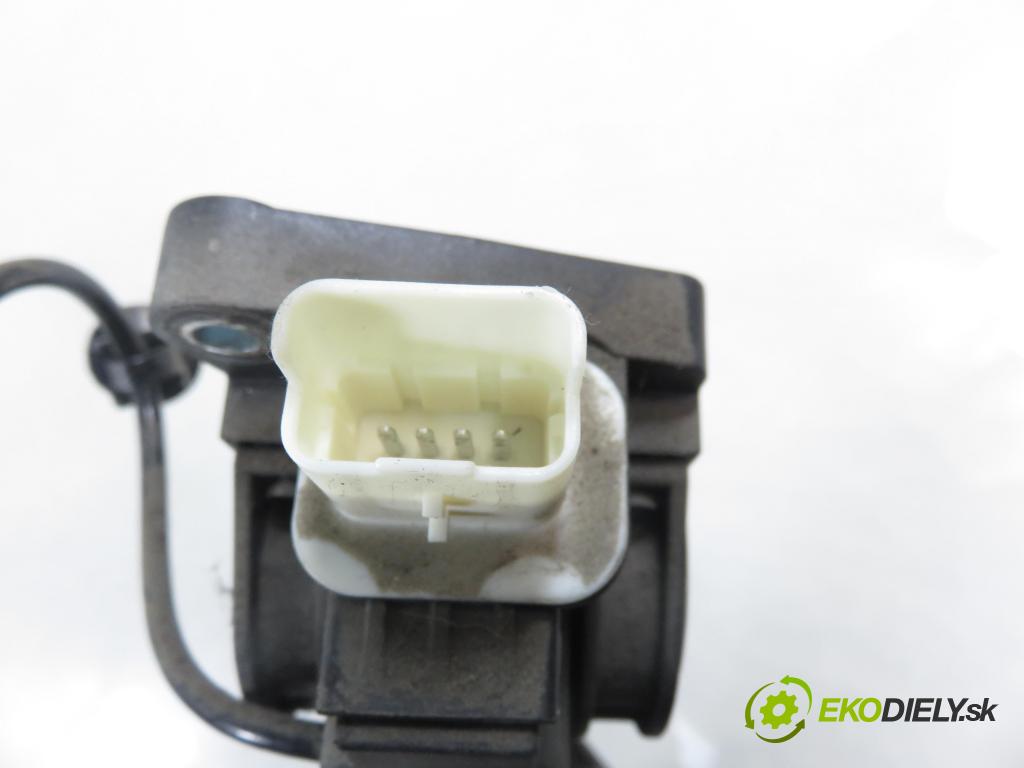 CITROEN C4 I (LC_) HB 2006 66,00 1.6 HDi - 9HX (DV6ATED4) 1560,00 Potenciometer plynu 9650889180 ; 0280755001 (Potenciometer plynového pedálu)