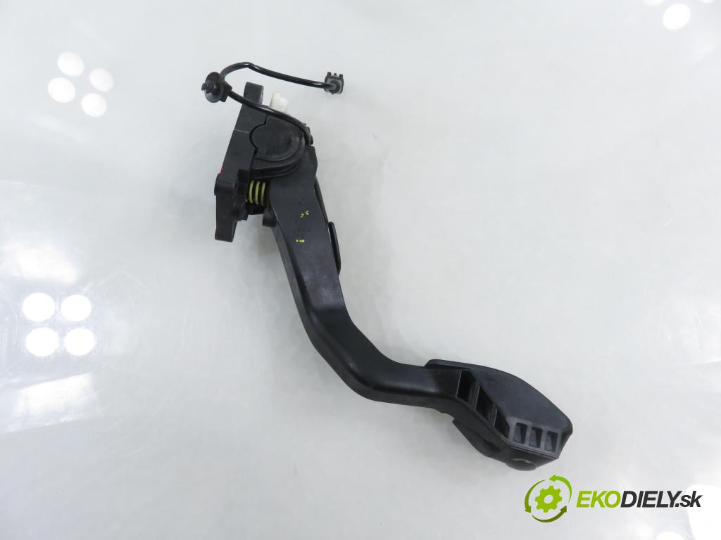 CITROEN C4 I (LC_) HB 2006 66,00 1.6 HDi - 9HX (DV6ATED4) 1560,00 Potenciometer plynu 9650889180 ; 0280755001 (Potenciometer plynového pedálu)