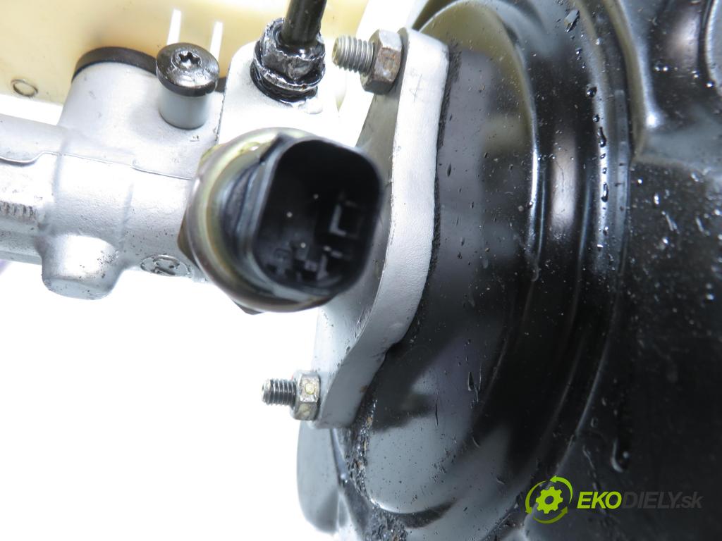 BMW 3 Touring (E46) KOMBI 2004 110,00 2.0 318 i - N42 B20 A 1995,00 posilovač 6753008 (Servočerpadlo)