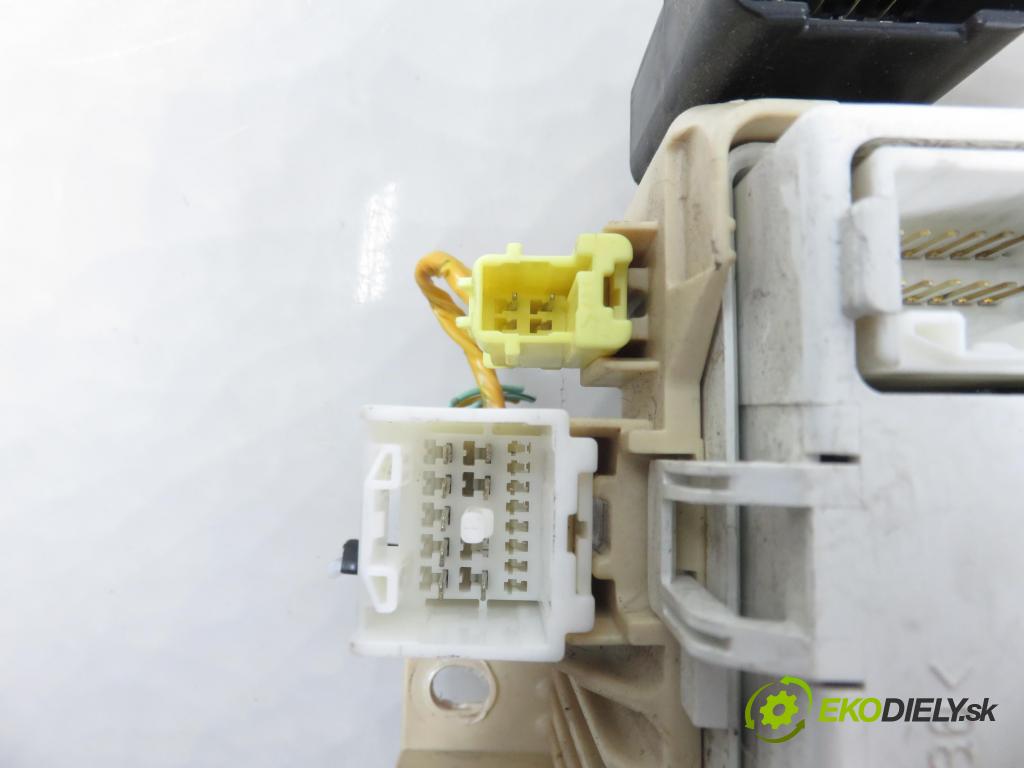 SUZUKI SWIFT III (MZ, EZ) HB 2007 68,00 1.3 4x4 (RS 413) - M13A 1328,00 MODUL BSI 3677062JB0