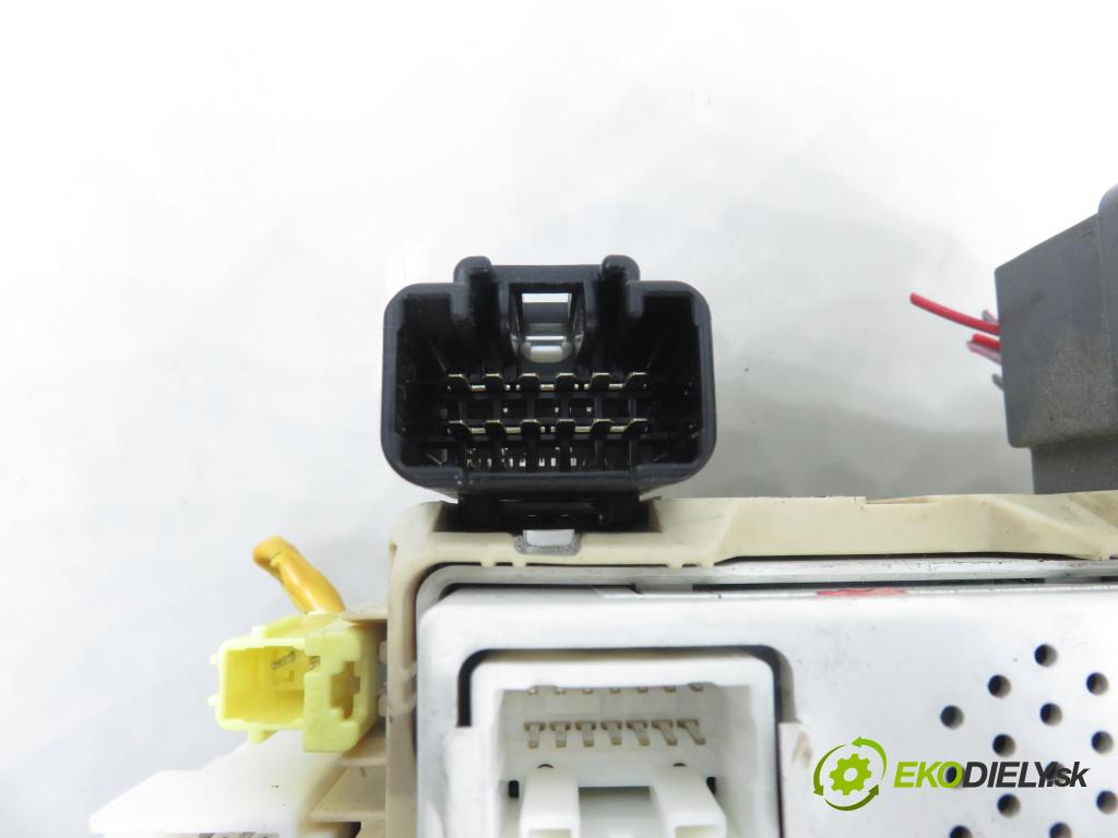 SUZUKI SWIFT III (MZ, EZ) HB 2007 68,00 1.3 4x4 (RS 413) - M13A 1328,00 MODUL BSI 3677062JB0