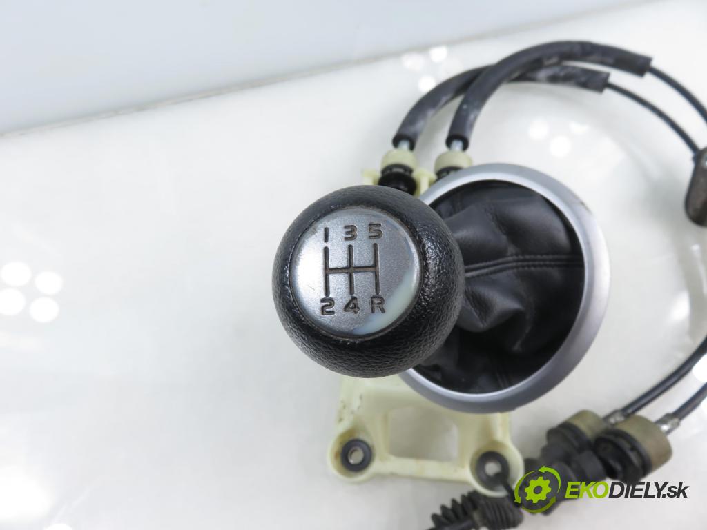 SUZUKI SWIFT III (MZ, EZ) HB 2007 68,00 1.3 4x4 (RS 413) - M13A 1328,00 ZVEDÁK: