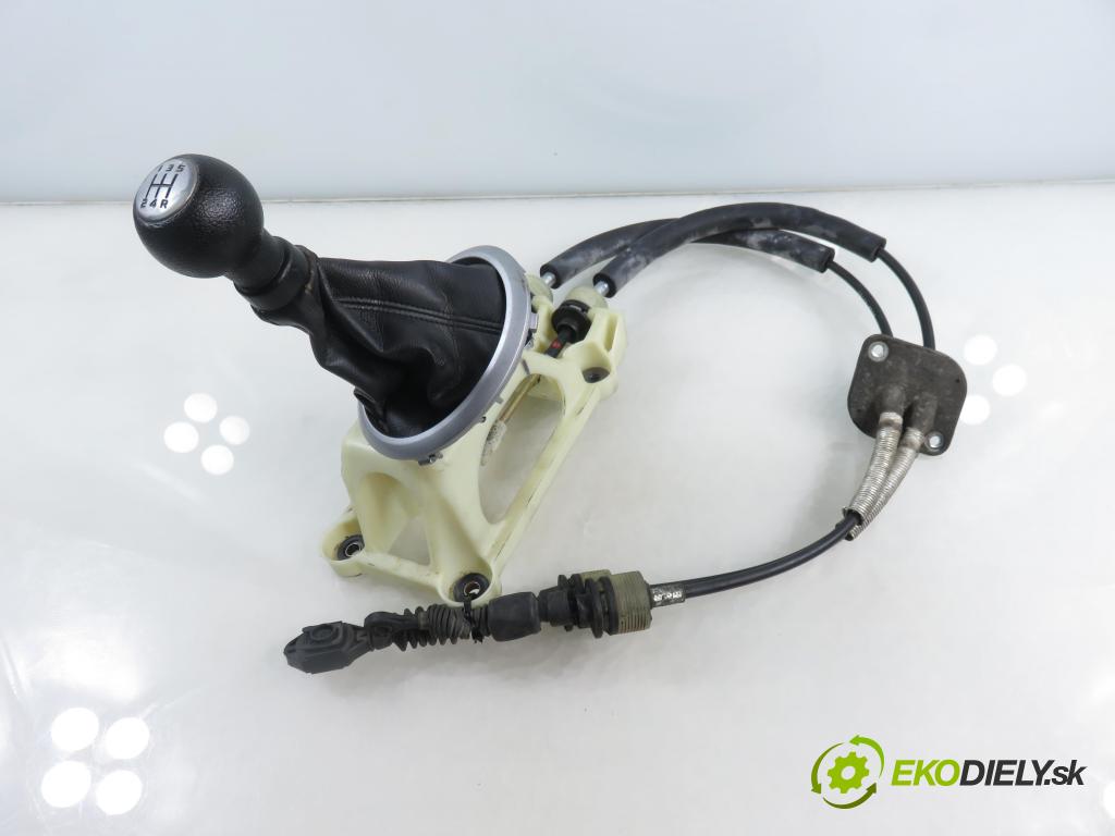 SUZUKI SWIFT III (MZ, EZ) HB 2007 68,00 1.3 4x4 (RS 413) - M13A 1328,00 ZVEDÁK: