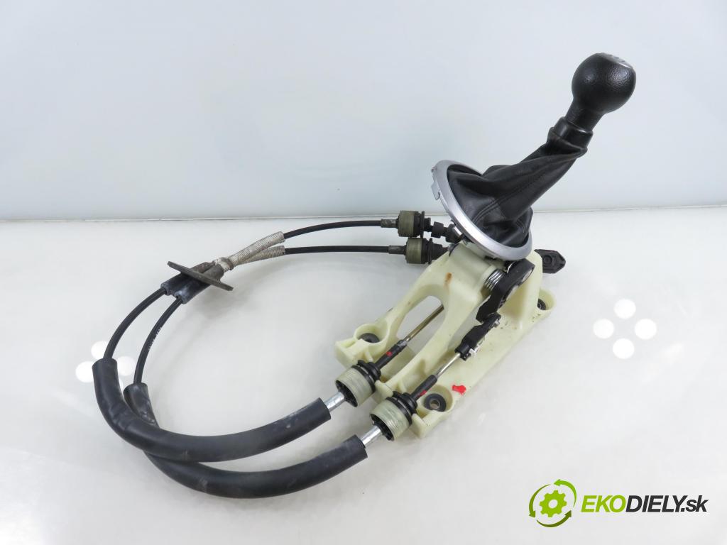 SUZUKI SWIFT III (MZ, EZ) HB 2007 68,00 1.3 4x4 (RS 413) - M13A 1328,00 ZVEDÁK: