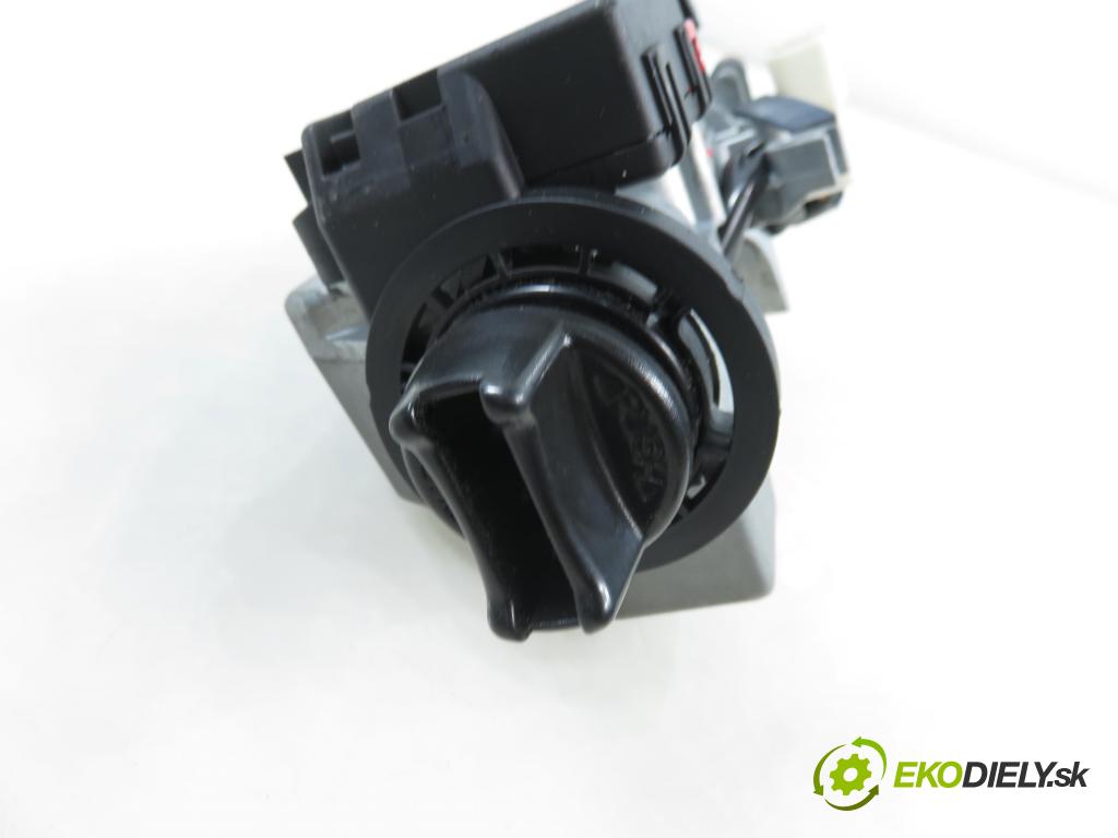 SUZUKI SWIFT III (MZ, EZ) HB 2007 68,00 1.3 4x4 (RS 413) - M13A 1328,00 spinačka 3397062J00 (Spínacia skrinka)