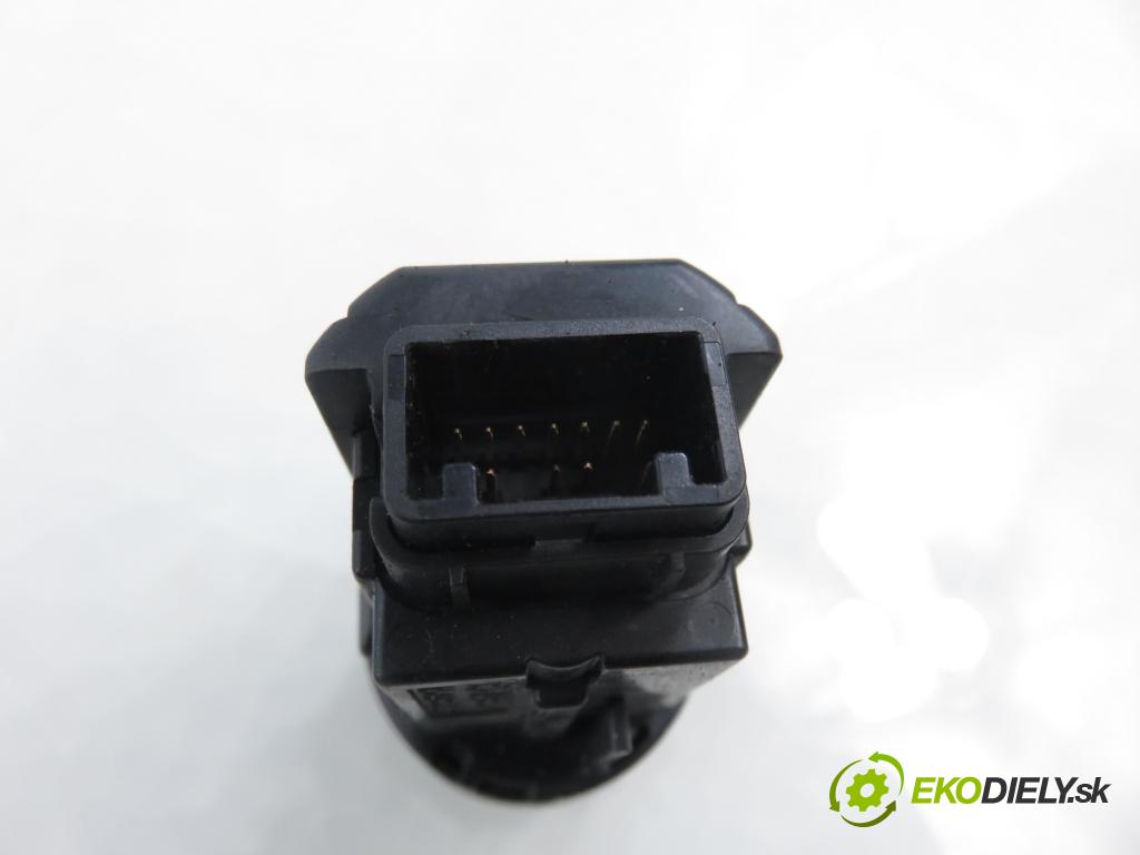 SUBARU FORESTER (SH_) SUV 2009 110,00 2.0 D AWD 1998,00 spinačka / zámky 2714510780