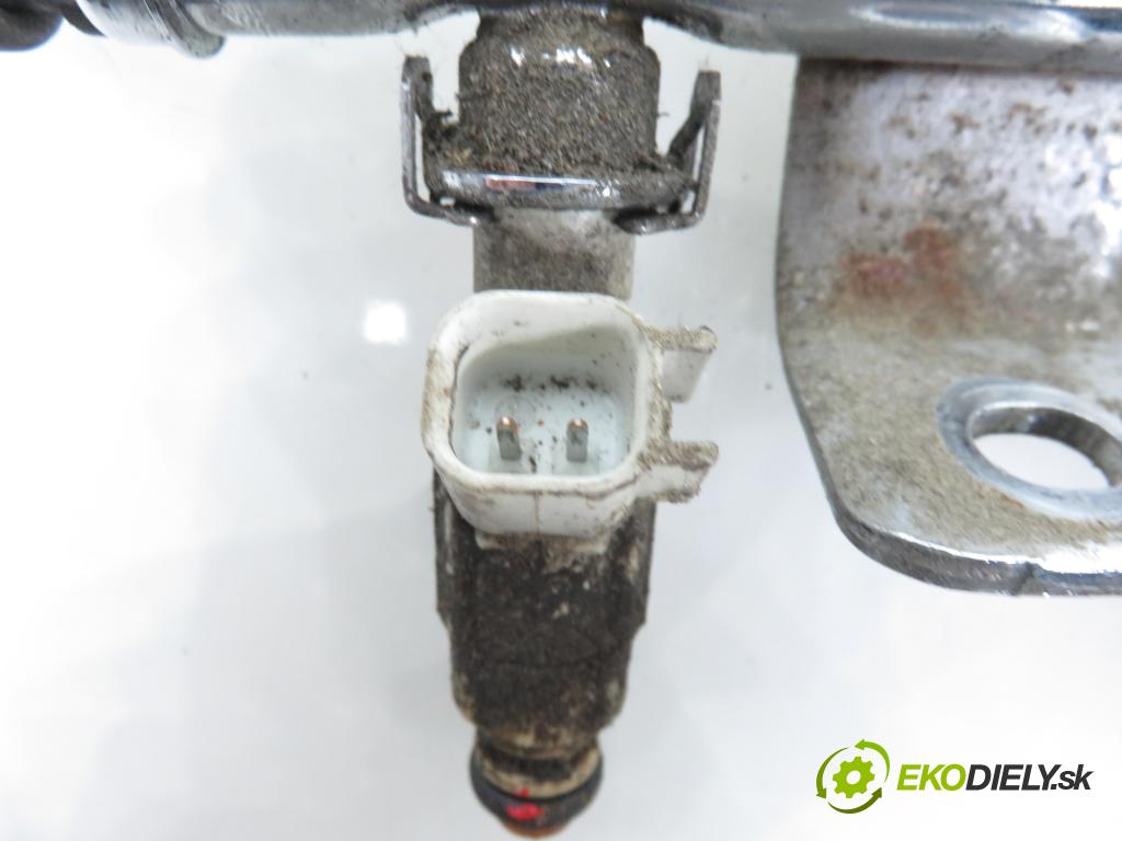 FORD FOCUS C-MAX (DM2) MINIVAN 2003 88,00 1.8 - CSDA 1798,00 Lišta vstrekovacia 4M8G9D280AA (Vstrekovacia lišta)